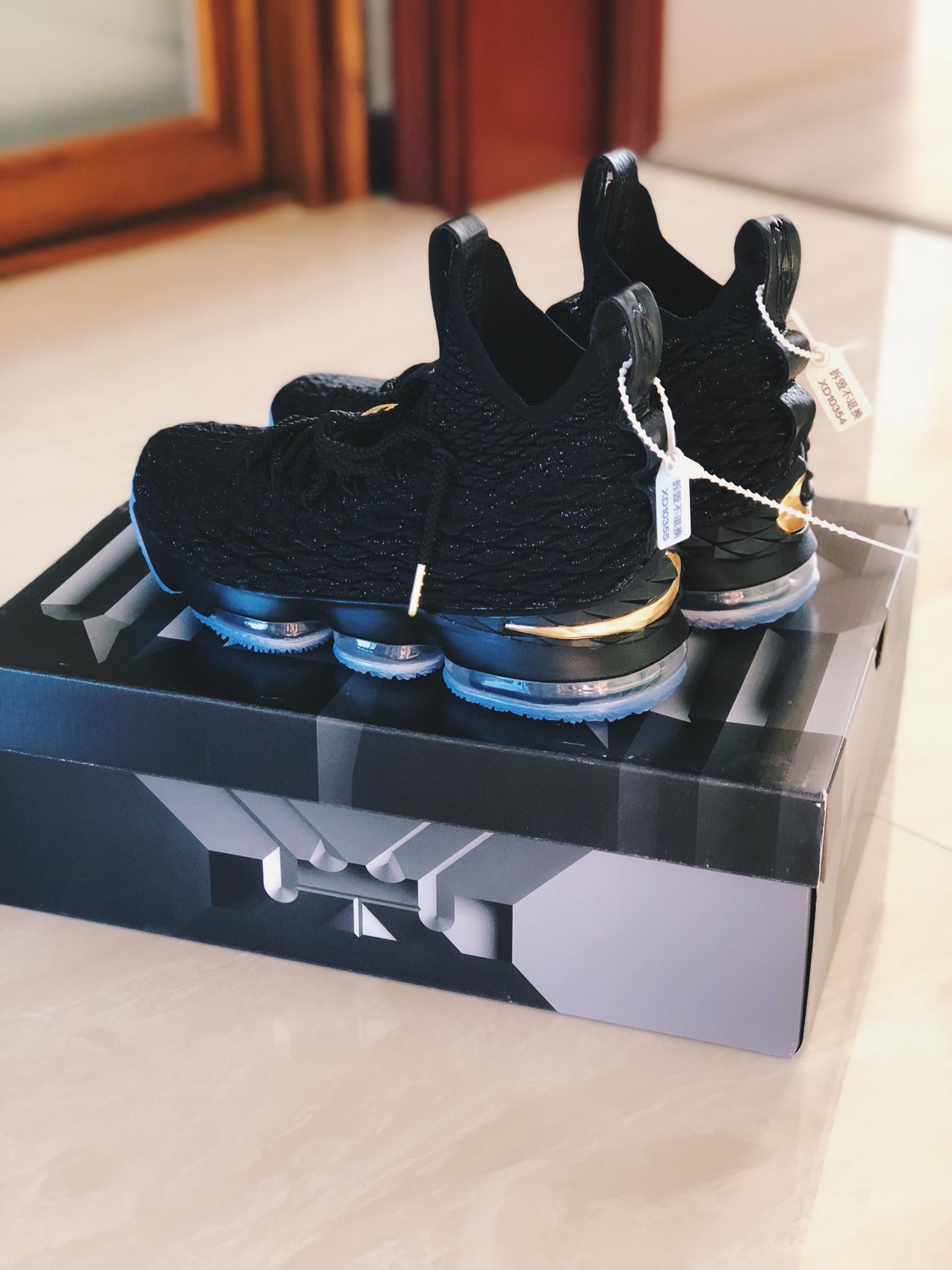 nike lebron 15 black and gold
